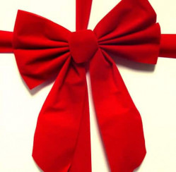 How to Make Bows for Christmas Trees With Wired Ribbon