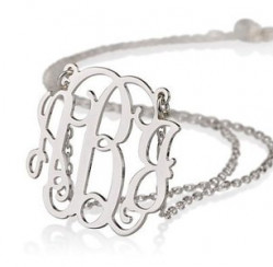 Dazzle Her with Personalized Jewelry