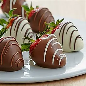 Half-Dozen-Gourmet-Dipped-Swizzled-Strawberries