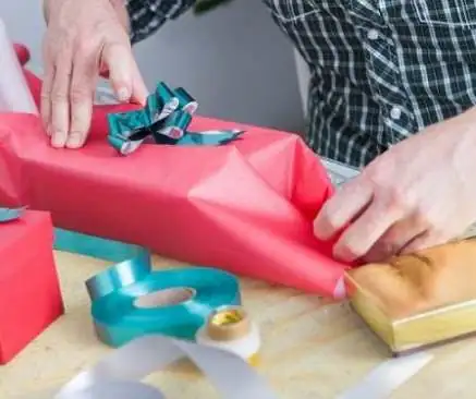 wrapping christmas visit